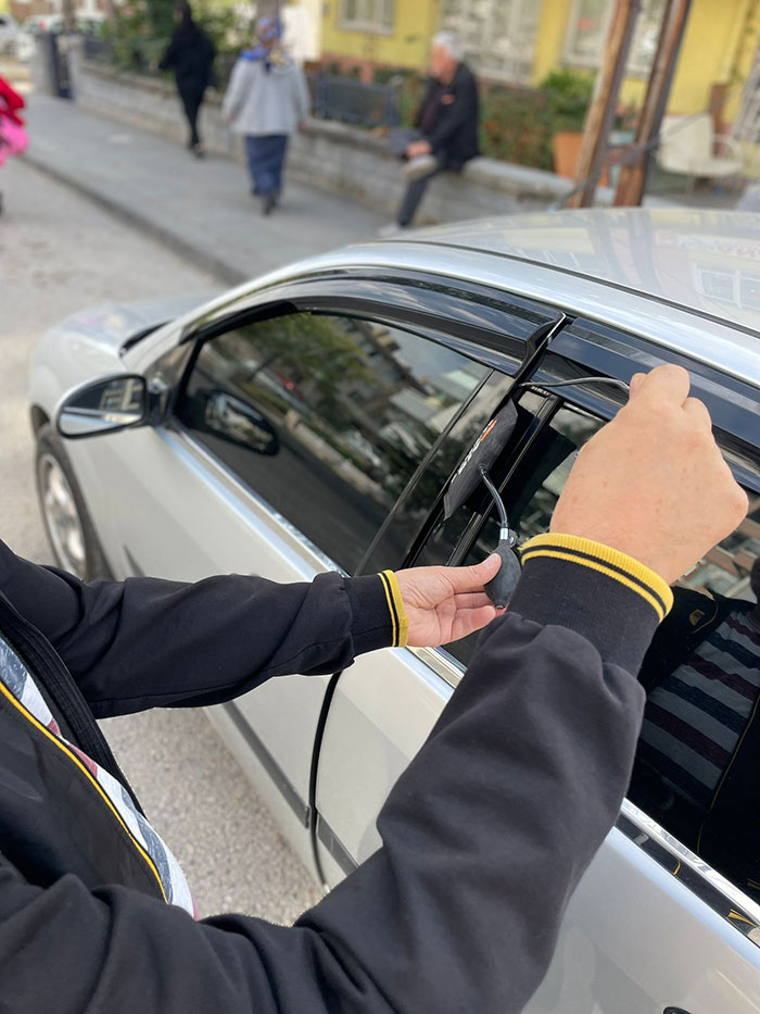 İnciraltı Oto Kilitçisi